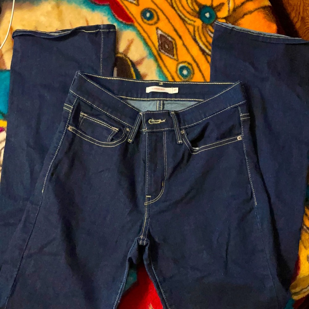 Slimming bootcut Levi jeans